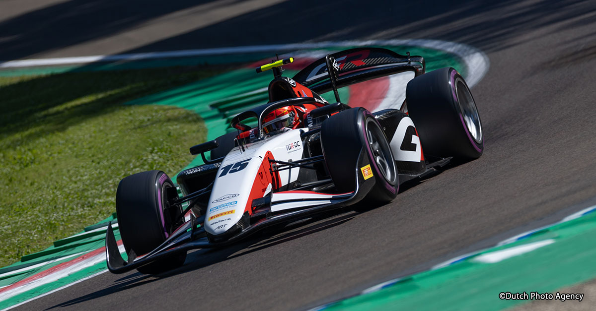 イモラ・サーキットで開催された2025年FIA-F2の第4戦で走行するART Grand Prixの宮田莉朋