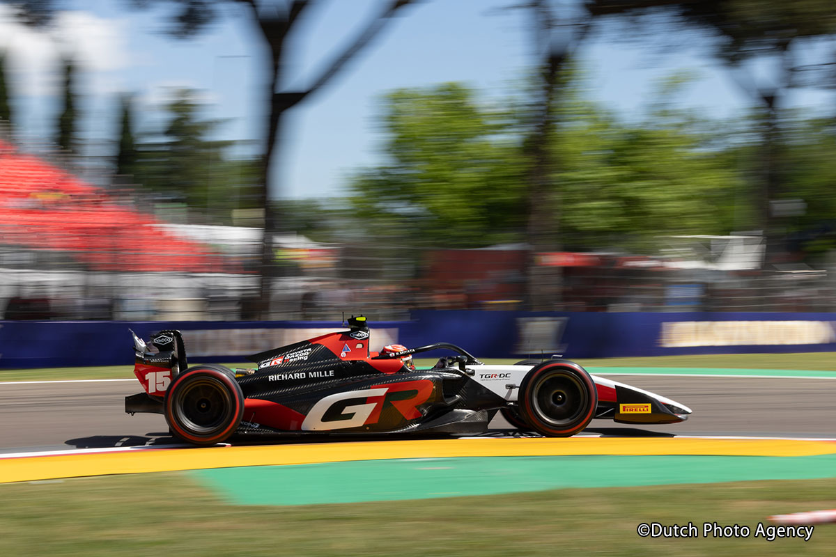 イモラ・サーキットを走行するART Grand Prix 15号車（宮田莉朋）