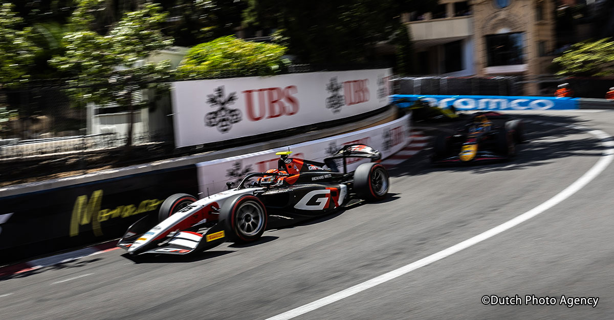 モンテカルロ市街地特設サーキットで開催された2025年FIA-F2の第5戦で走行するART Grand Prixの宮田莉朋