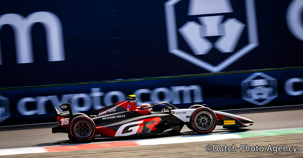 モンツァ・サーキットを走行するART Grand Prix 15号車（宮田莉朋）