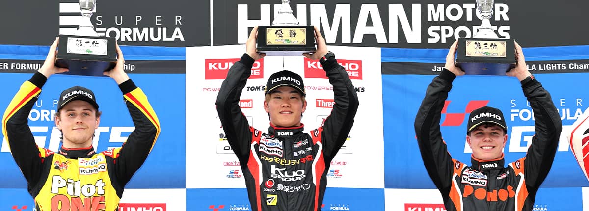 TGR-DCドライバーの佐野雄城がデビューから開幕4連勝