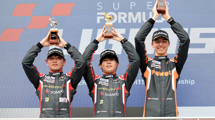 TGR-DCドライバーの梅垣が3戦連続ポール・トゥ・ウィンの完全勝利 鈴木が第8戦2位、第9戦3位、ブルツが第8戦3位初表彰台