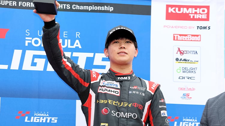 TGR-DCドライバーの梅垣清が第17戦で3位表彰台 梅垣と鈴木斗輝哉は今シーズン3勝を挙げてランキング3、4位