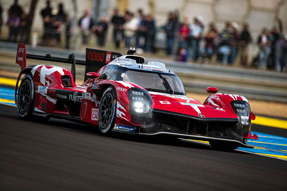 ル・マン24時間レースのテストデーでサルト・サーキットを走行するGR010 HYBRID 7号車