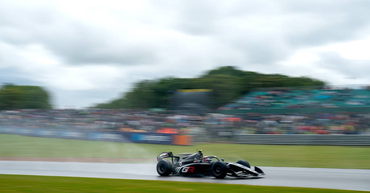TOYOTA GAZOO Racing WECチャレンジプログラム FIA-F2 第8戦シルバーストーン 宮田莉朋がF2初ウェットのスプリント戦で10位