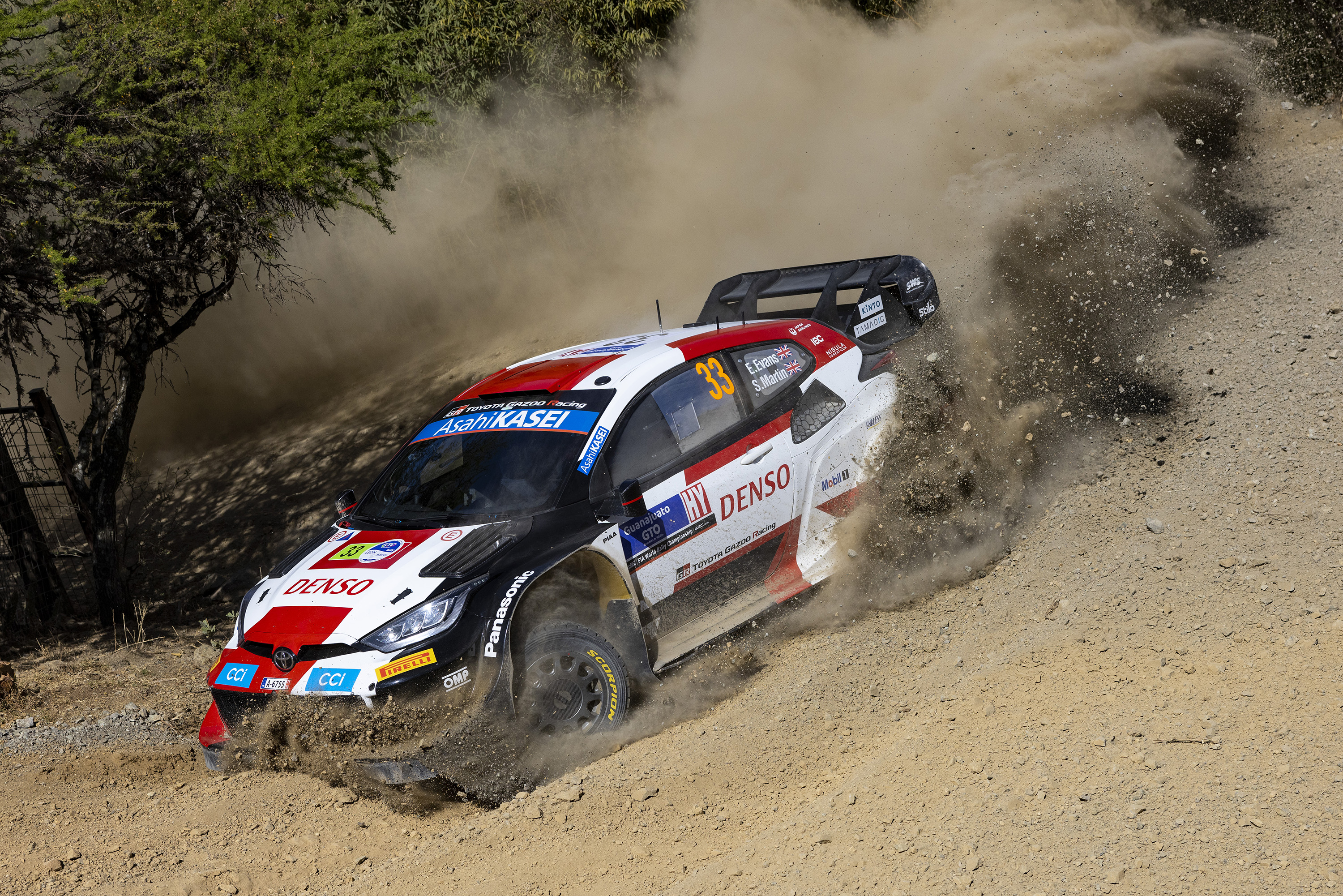 onedrop ラリー FORD Focus WRC #5 C.McRae Winner Catalunya Rally 2000 1/43
