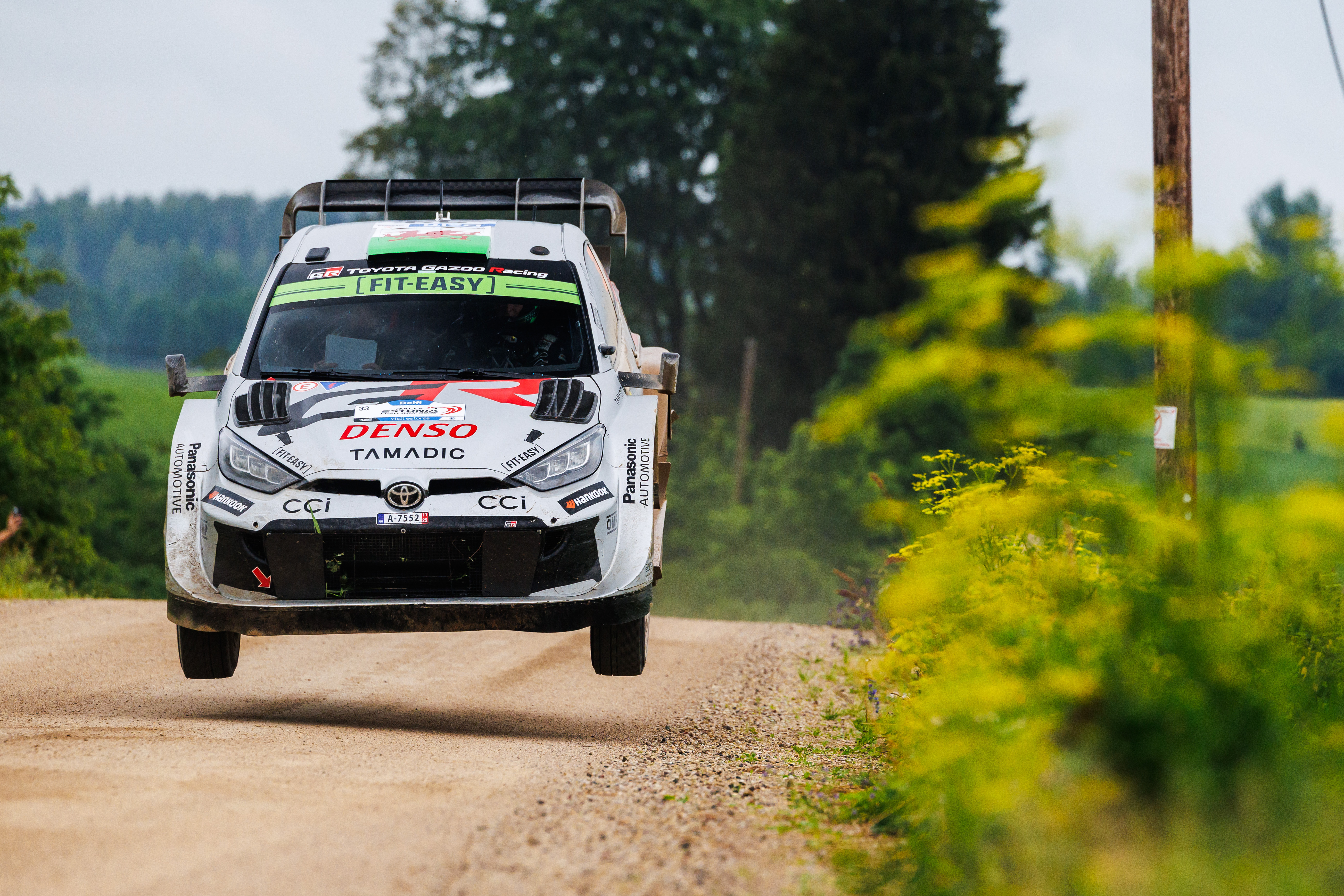 WRC 世界ラリー選手権 2019 総集編他 Amazon.co.jp: 2019年 世界ラリー選手権 総集編 Blu-ray版