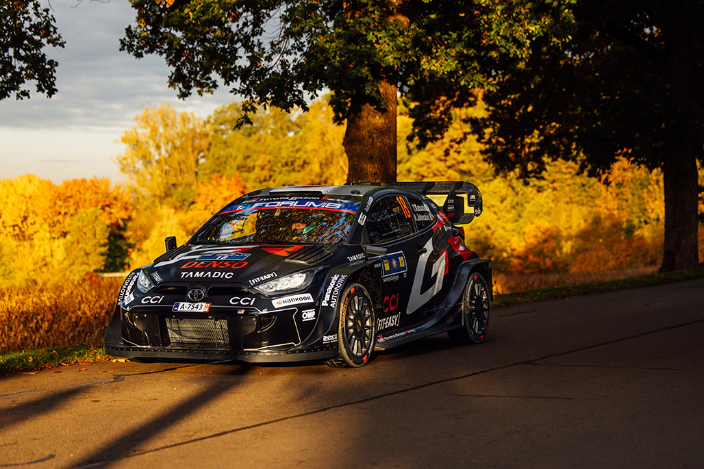 18号車（勝田 貴元、アーロン・ジョンストン）