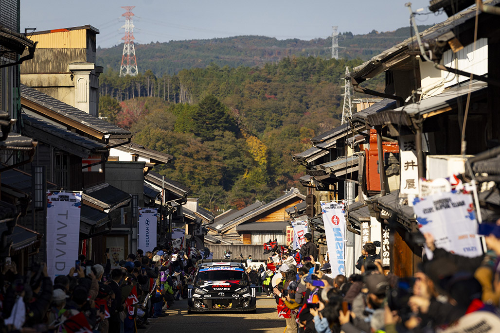 18号車（勝田 貴元、アーロン・ジョンストン）