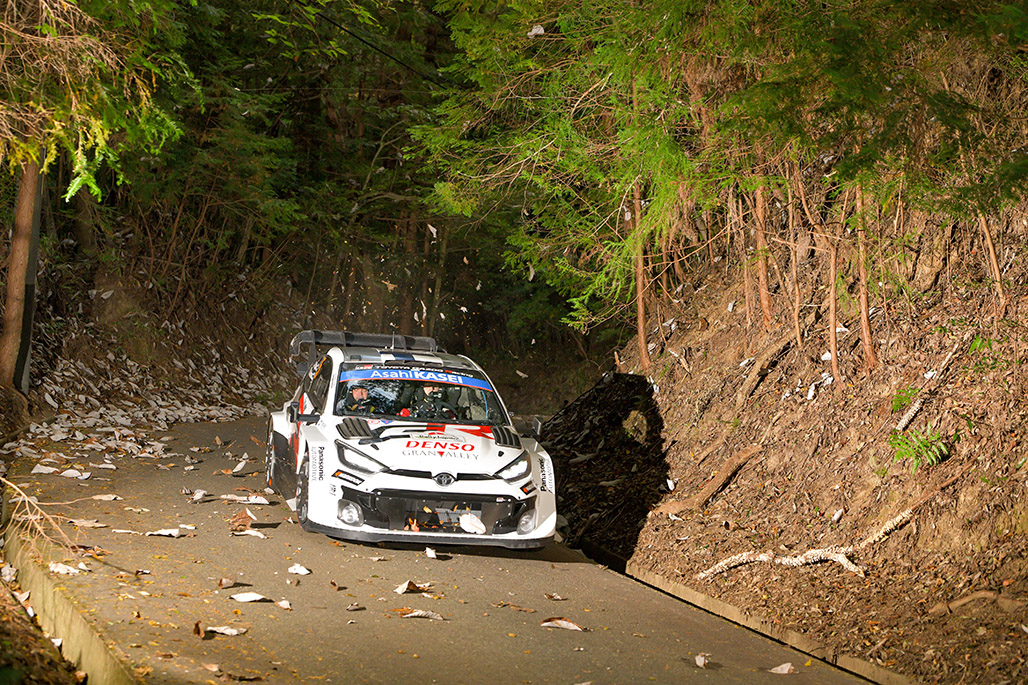5号車（サミ・パヤリ、マルコ・サルミネン）