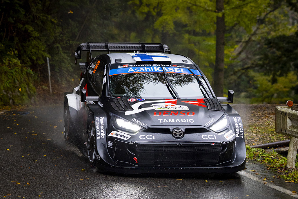 69号車（カッレ・ロバンペラ、ヨンネ・ハルットゥネン）