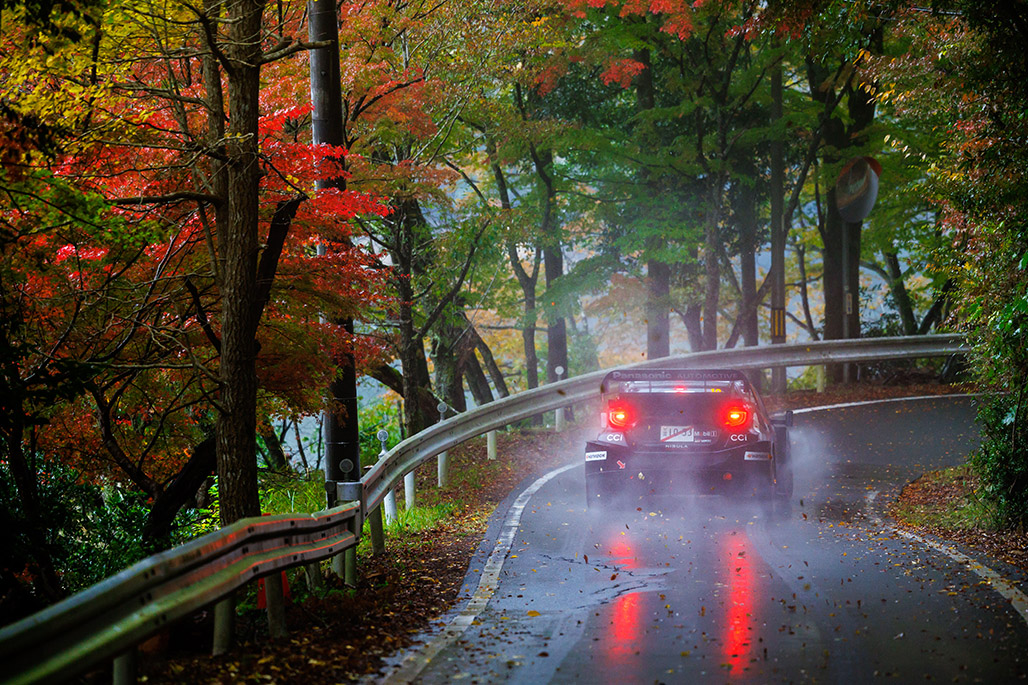 18号車（勝田 貴元、アーロン・ジョンストン）