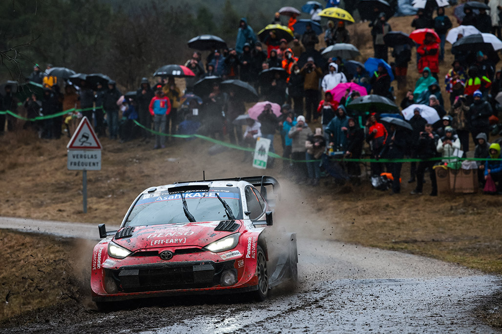 5号車（サミ・パヤリ、マルコ・サルミネン）