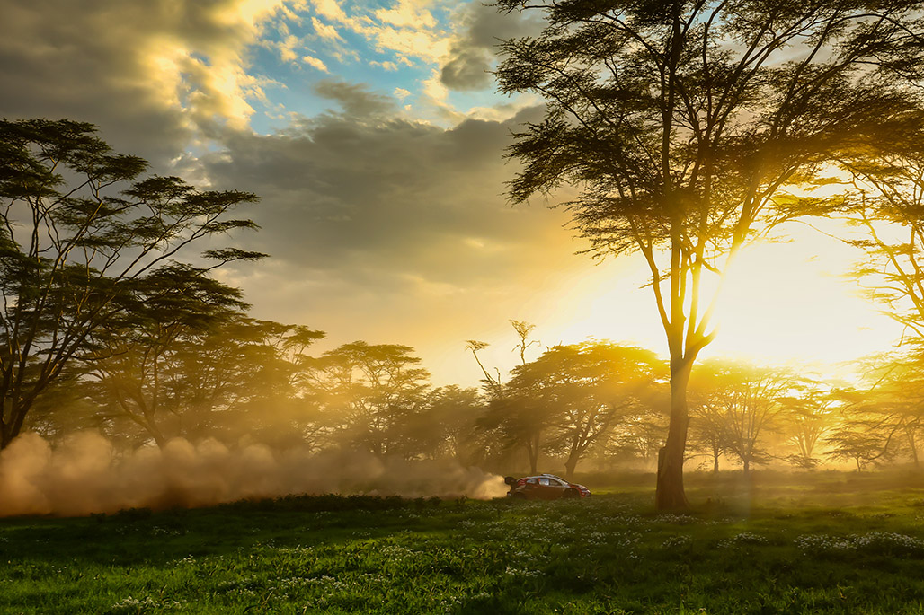 5号車（サミ・パヤリ、マルコ・サルミネン）