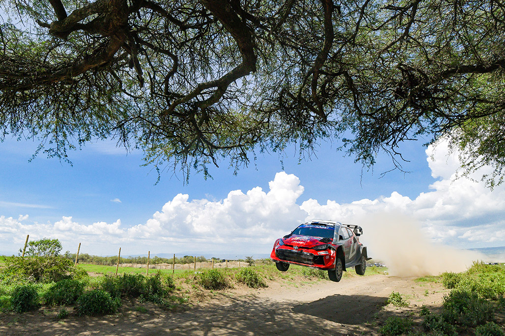 5号車（サミ・パヤリ、マルコ・サルミネン）