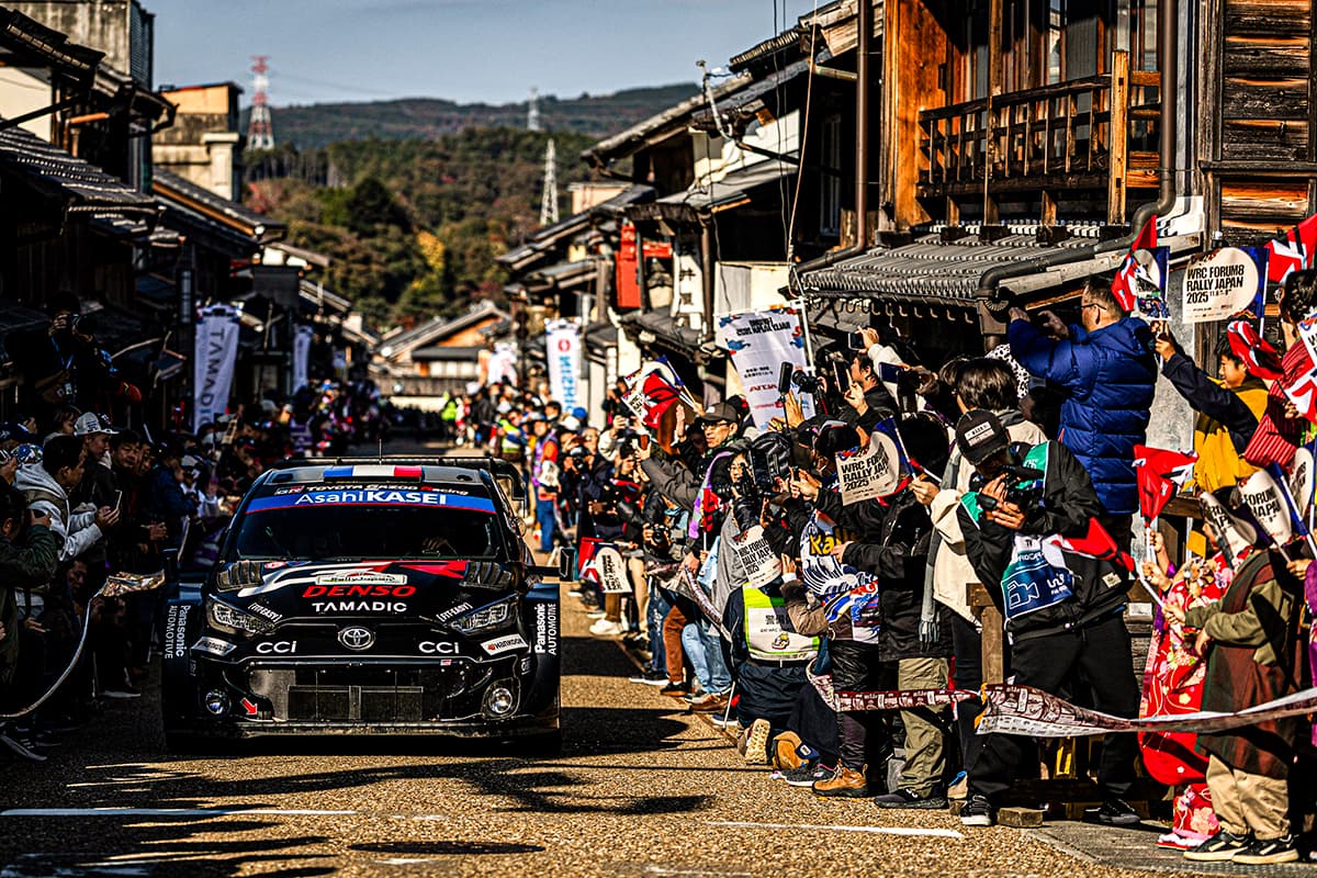 ラリージャパンの名物リエゾンコースとなっている恵那市の岩村本通り