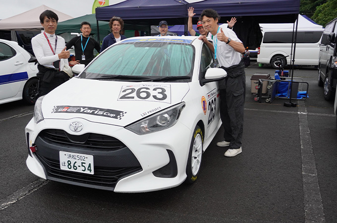 No.263   びっくり自動車RC/  ビックリ自動車Yaris/  増田 士朗 選手