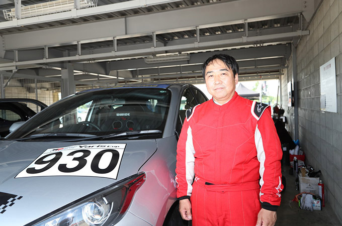 No.930   桑原 雅紀/  カロリンの3倍Yaris/  桑原 雅紀 選手