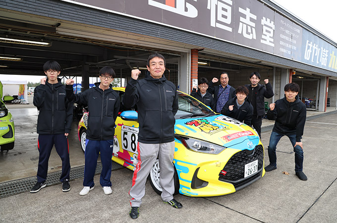 No.058 カローラ苫小牧with日本工学院Racing / カローラ苫小牧 日本工学院Yaris / 成川 正佳 選手