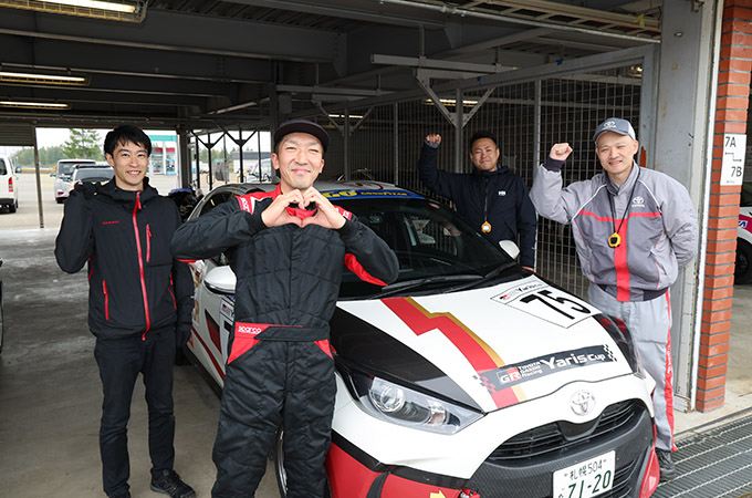 No.075 札幌トヨタ自動車株式会社 / 札幌トヨタ さっぽろとよワンYaris / 中畑 雅文 選手