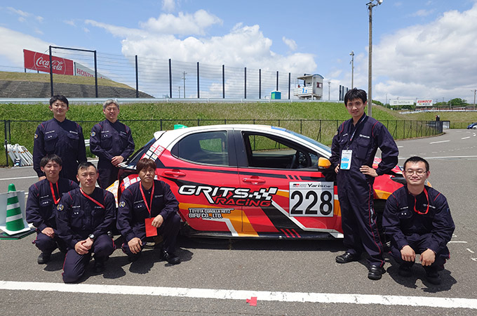 No.228 チームトヨタカローラネッツ岐阜 / CN岐阜グリッツレーシング228Yaris / 菅原 達也 選手