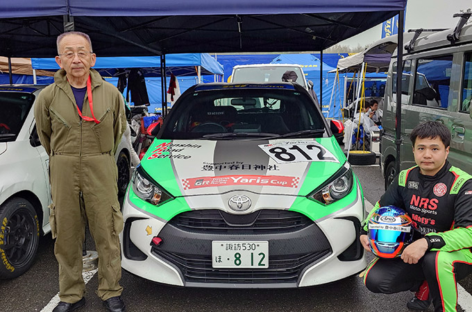 No.812 NRSモータースポーツ / GRガレージ松本 Moty's 豊中春日神社 NRS Yaris / 小松 涼 選手