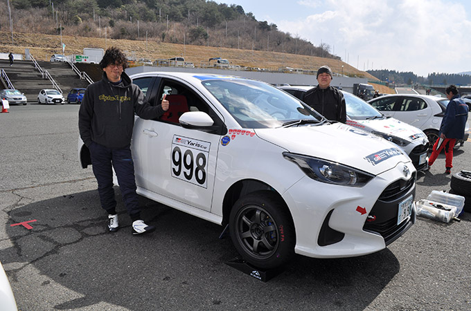 No.998 河津 勝 / CMN&KT-ガレージオール☆Yaris / 河津 勝 選手