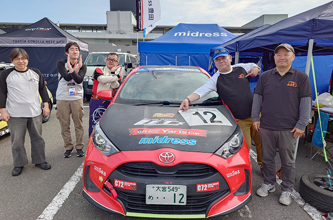 No.012 アニースポーツ / ミッドレスunSea応援Yaris / 鈴木 聡 選手