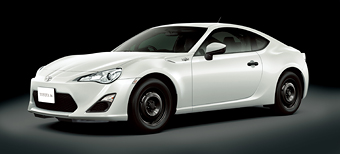参戦用コンプリートカー“８６ Racing”