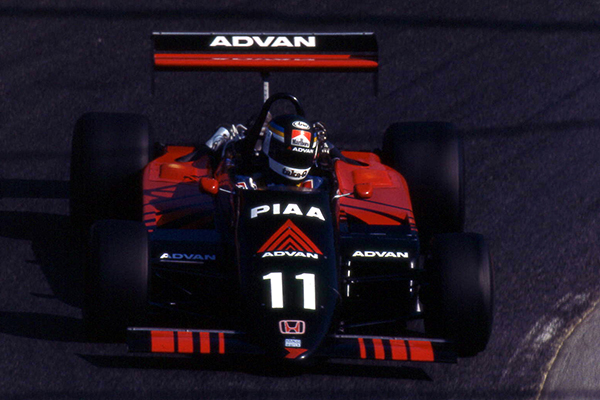 S・ヨハンソン操るF2マシン。1984年に3勝を挙げ、大活躍。翌年フェラーリF1に移籍した。