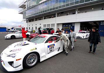 VLN-2 車検風景②