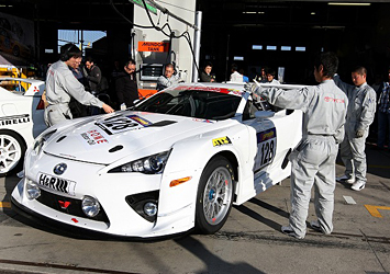 VLN-3 決勝：ピットワーク1
