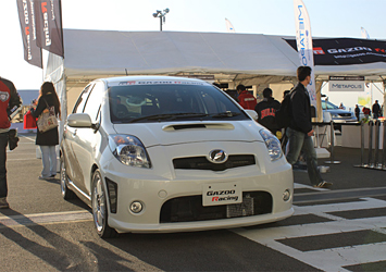 オープン直後のGAZOOブース コンセプトカー達がお出迎え