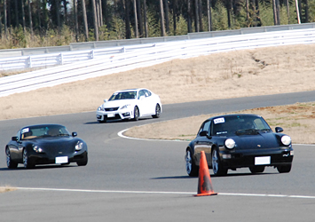 サーキットチャレンジ サーキット走行で爽快。気分はレーサー！？