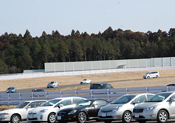 サーキットチャレンジ サーキット走行を安全に楽しむ参加者の皆さま