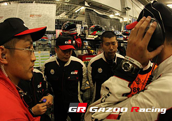 GAZOO Racingチームのメカニック