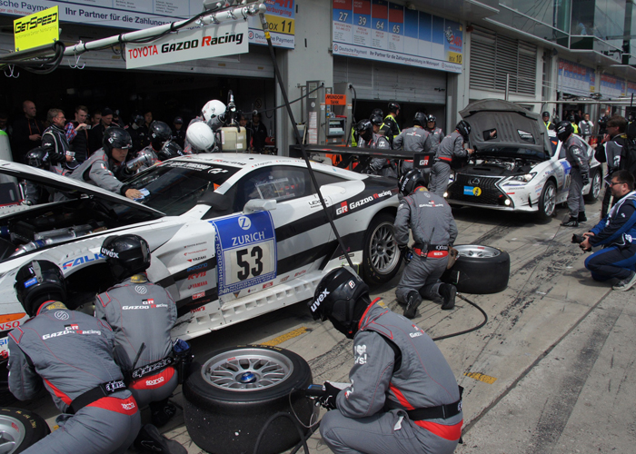 Both vehicles make pit stop after trouble emerges just before finish
