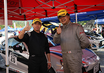 TOYOTA GAZOO Racing 86のドライバーを務めた大倉聡（左）とコ・ドライバーの北田稔（右）。