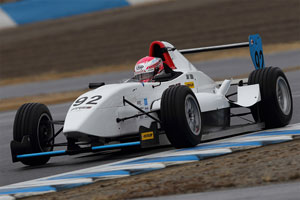 F1参戦を目指す若者のほとんどがその通過点として戦うのがF4
