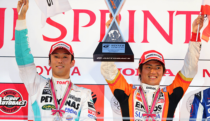 レース2は大嶋和也が勝利、中嶋一貴が続きLEXUS SC430が最後のレースで1-2フィニッシュ