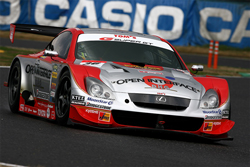 SC430はこのデビューレースに勝ち、ラストのシリーズ戦となった2013年最終戦でもENEOS SUSTINA SC430が勝利している。