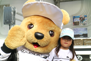 レクサス くま吉 CANDYキャップの女の子と@ SUPER GT 2015年 第5戦 鈴鹿1000km