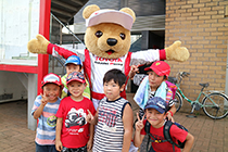 トヨタ くま吉 フェラーリキャップの少年6人組と