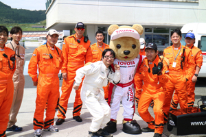 トヨタ くま吉 マーシャルの方々と@ スーパーフォーミュラ 2015年 第5戦 オートポリス