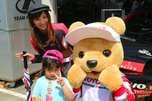 トヨタ くま吉 ピンクキャップの女の子と@ スーパーフォーミュラ 2015年 第5戦 オートポリス