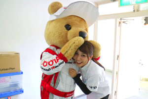 トヨタ くま吉 春那美希さんと@ スーパーフォーミュラ 2015年 第5戦 オートポリス