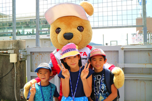 トヨタ くま吉 カラフルな帽子の3人姉弟と@ スーパーフォーミュラ 2015年 第5戦 オートポリス