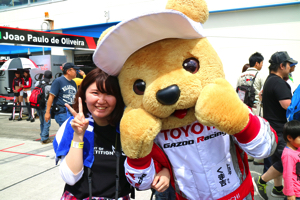 トヨタ くま吉 黒Tの女の子と@ スーパーフォーミュラ 2015年 第5戦 オートポリス
