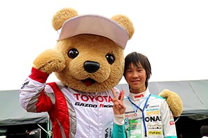 トヨタ くま吉 PETRONAS TOM'Sのレーシングスーツ姿の少年と@ スーパーフォーミュラ 2015年 第7戦（最終戦）鈴鹿