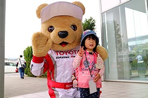 トヨタ くま吉 マイメロパスケースの女の子と@ スーパーフォーミュラ 2015年 第7戦（最終戦）鈴鹿
